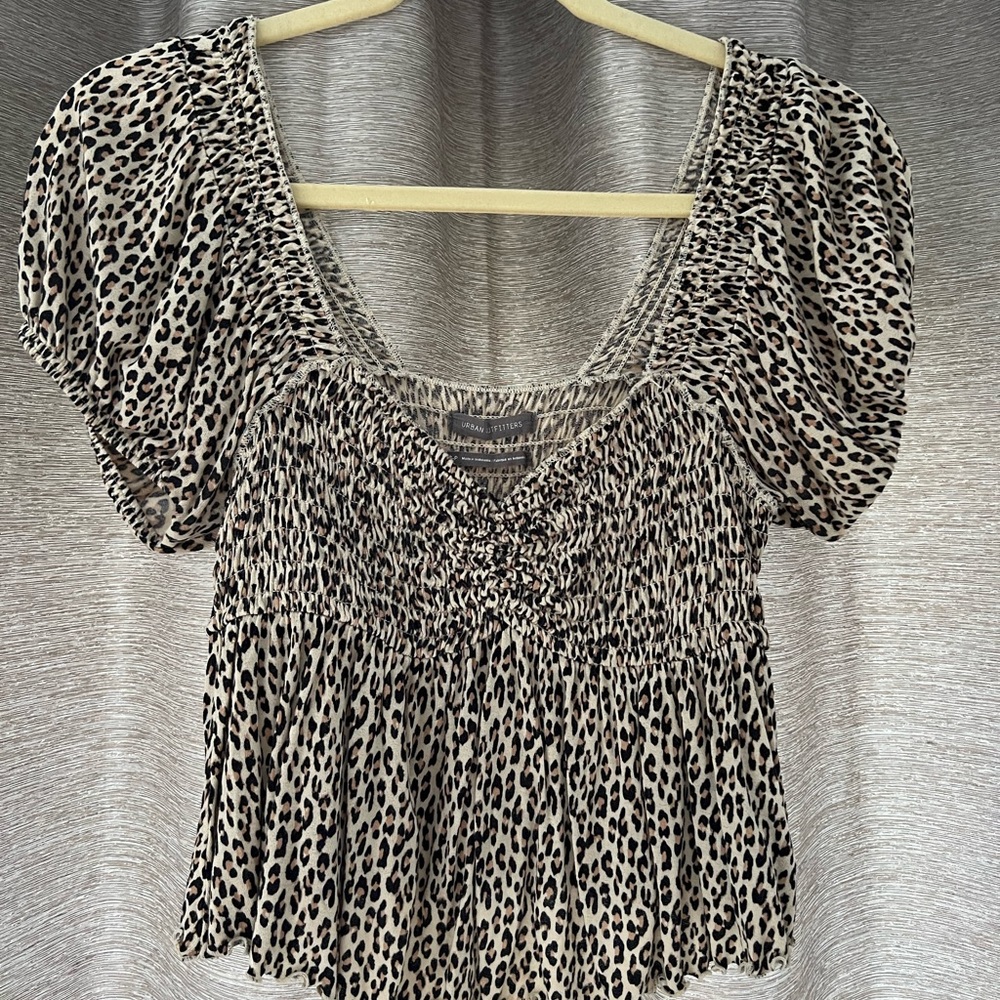 Urban Outfitters cheetah top size Small